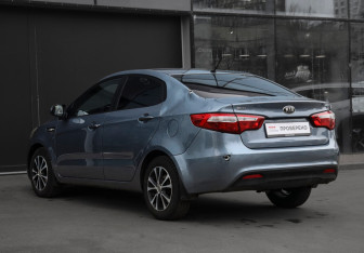 Подержанный автомобиль Kia Rio Sedan 2014 года (7 фото)