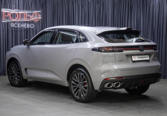 Подержанный автомобиль Changan UNI-K 2023 года (7 фото)