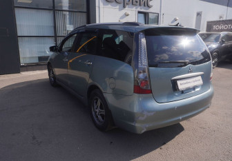 Подержанный автомобиль Mitsubishi Grandis 2007 года (7 фото)
