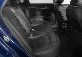 Подержанный автомобиль Kia K5 2020 года (10 фото)