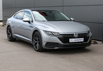 Подержанный автомобиль Volkswagen Arteon 2019 года (3 фото)