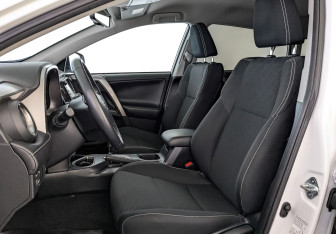 Подержанный автомобиль Toyota RAV4 2019 года (20 фото)