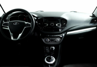 Подержанный автомобиль LADA (ВАЗ) Vesta Sedan 2017 года (9 фото)