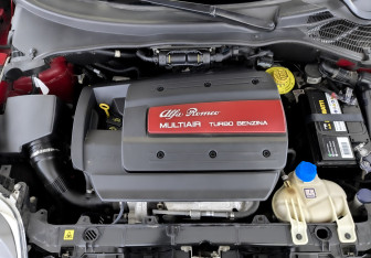 Подержанный автомобиль Alfa Romeo MiTo 2014 года (9 фото)