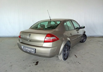 Подержанный автомобиль Renault Megane Sedan 2008 года (4 фото)