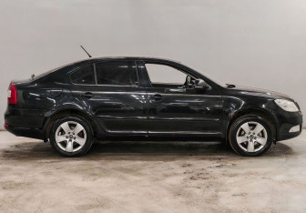 Подержанный автомобиль Skoda Octavia Liftback 2013 года (4 фото)