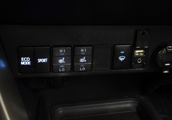 Подержанный автомобиль Toyota RAV4 2014 года (20 фото)