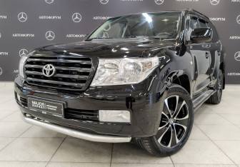 Подержанный автомобиль Toyota Land Cruiser Suv 2010 года (1 фото)