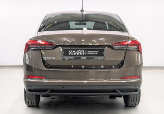 Подержанный автомобиль Skoda Rapid Liftback 2022 года (6 фото)