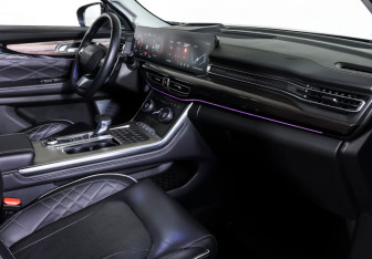 Подержанный автомобиль Exeed VX 2023 года (10 фото)