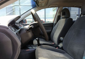 Подержанный автомобиль Mitsubishi Lancer Sedan 2005 года (17 фото)