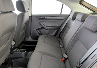 Подержанный автомобиль Skoda Rapid Liftback 2021 года (12 фото)