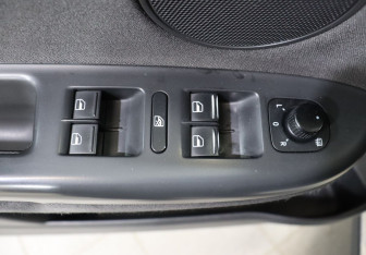 Подержанный автомобиль Volkswagen Golf Plus 2011 года (11 фото)