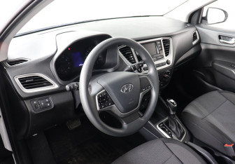 Подержанный автомобиль Hyundai Solaris Sedan 2021 года (9 фото)