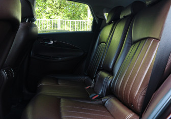 Подержанный автомобиль Infiniti EX 2013 года (9 фото)
