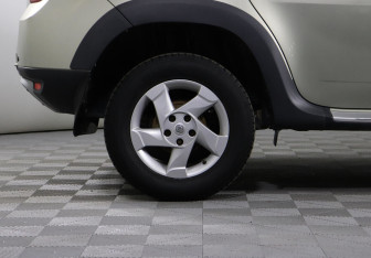 Подержанный автомобиль Renault Duster 2013 года (5 фото)