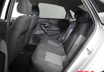 Подержанный автомобиль Volkswagen Polo Sedan 2012 года (10 фото)