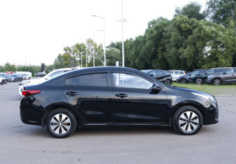 Подержанный автомобиль Kia Rio Sedan 2018 года (4 фото)