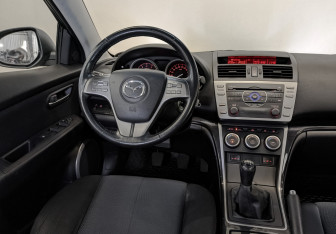 Подержанный автомобиль Mazda 6 Wagon 2008 года (27 фото)