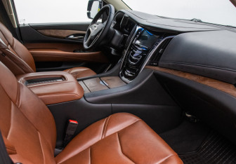 Подержанный автомобиль Cadillac Escalade Suv 2018 года (9 фото)