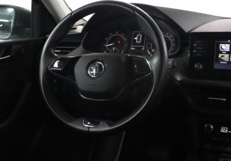 Подержанный автомобиль Skoda Rapid Liftback 2021 года (14 фото)