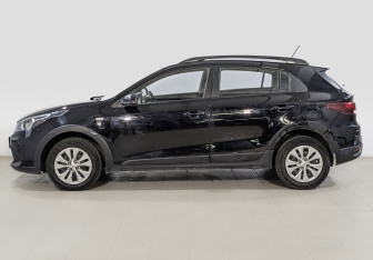 Подержанный автомобиль Kia Rio Hatchback 2021 года (8 фото)