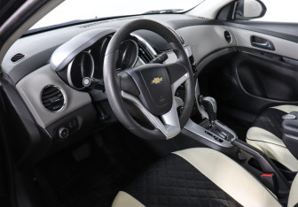 Подержанный автомобиль Chevrolet Cruze Sedan 2014 года (5 фото)