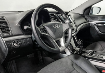 Подержанный автомобиль Hyundai i40 Sedan 2013 года (13 фото)