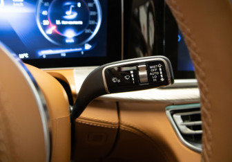 Подержанный автомобиль Hongqi H9 2023 года (15 фото)