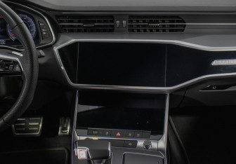 Подержанный автомобиль Audi A7 2022 года (14 фото)