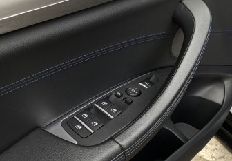 Подержанный автомобиль BMW X4 2018 года (21 фото)