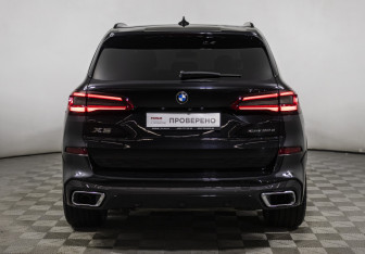 Подержанный автомобиль BMW X5 2019 года (6 фото)