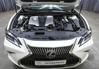 Подержанный автомобиль Lexus ES 2019 года (9 фото)