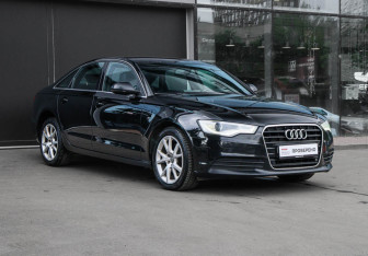 Подержанный автомобиль Audi A6 Sedan 2012 года (3 фото)