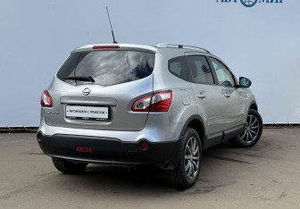 Подержанный автомобиль Nissan Qashqai+2 2011 года (5 фото)