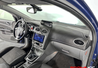 Подержанный автомобиль Ford Focus Wagon 2010 года (9 фото)