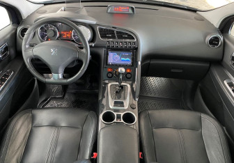 Подержанный автомобиль Peugeot 3008 2012 года (9 фото)