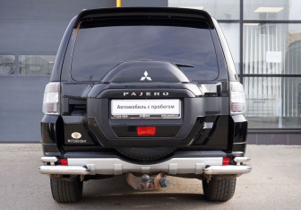 Подержанный автомобиль Mitsubishi Pajero 2014 года (6 фото)