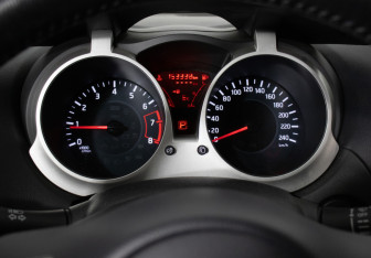 Подержанный автомобиль Nissan Juke 2015 года (12 фото)