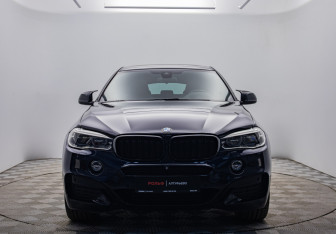 Подержанный автомобиль BMW X6 2018 года (8 фото)