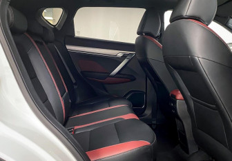 Подержанный автомобиль Geely Coolray 2022 года (13 фото)