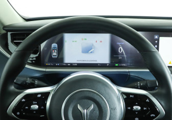 Подержанный автомобиль Voyah Free 2023 года (11 фото)