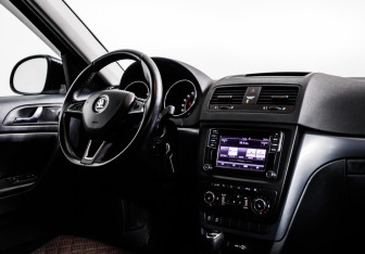 Подержанный автомобиль Skoda Yeti 2017 года (9 фото)
