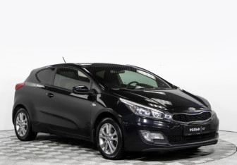 Подержанный автомобиль Kia Ceed Hatchback 2013 года (2 фото)