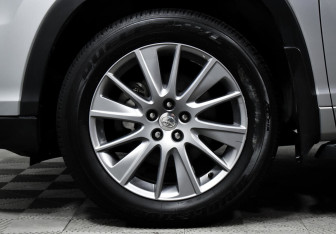 Подержанный автомобиль Toyota Highlander 2015 года (8 фото)