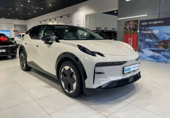 Подержанный автомобиль Zeekr X 2023 года (3 фото)