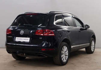 Подержанный автомобиль Volkswagen Touareg 2012 года (8 фото)