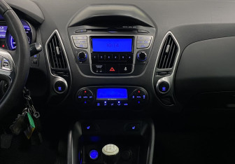 Подержанный автомобиль Hyundai ix35 2011 года (12 фото)