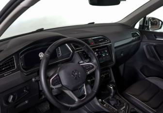 Подержанный автомобиль Volkswagen Tiguan 2021 года (7 фото)