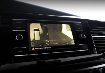 Подержанный автомобиль Volkswagen Multivan 2020 года (29 фото)